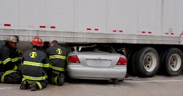 Trailer underride Crash